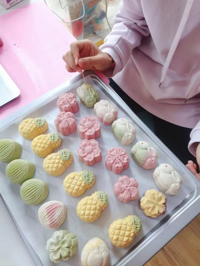 饼热销还可量身定制有商家一周内售出上千枚